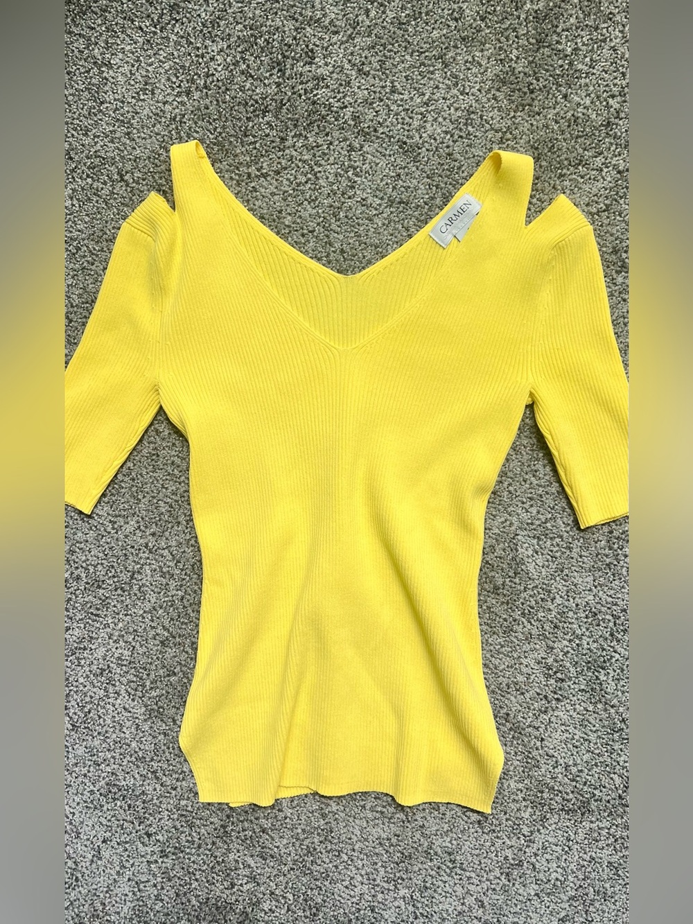 Carmen Marc Valvo Bright Yellow V-Neck Cold-Shoulder Ribbed Sweater